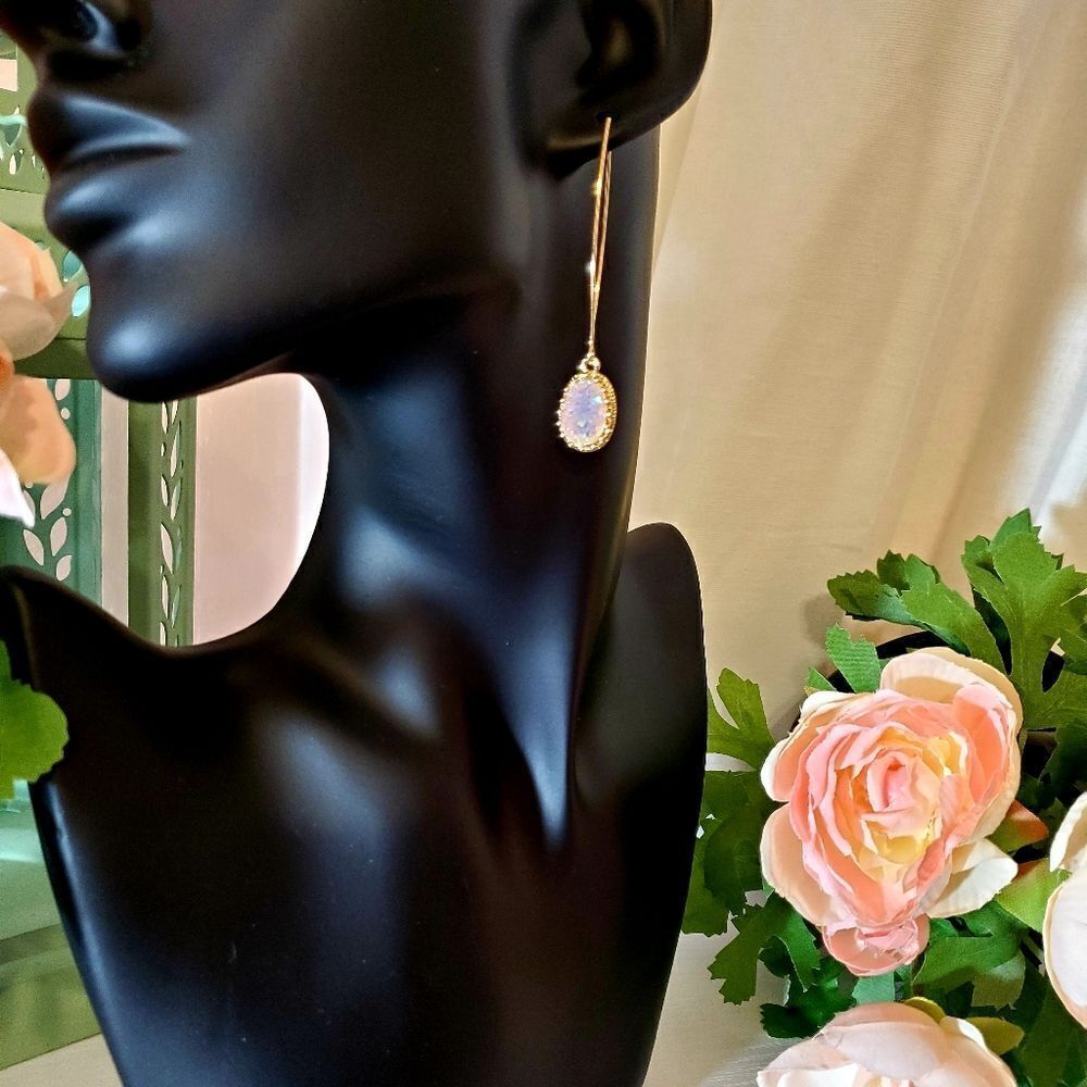 𝅺MITZY Lavender Iridescent Drusy Threader Earrings